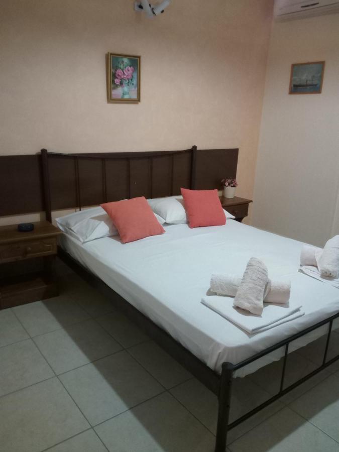 Agnes Rooms Kini Exterior foto